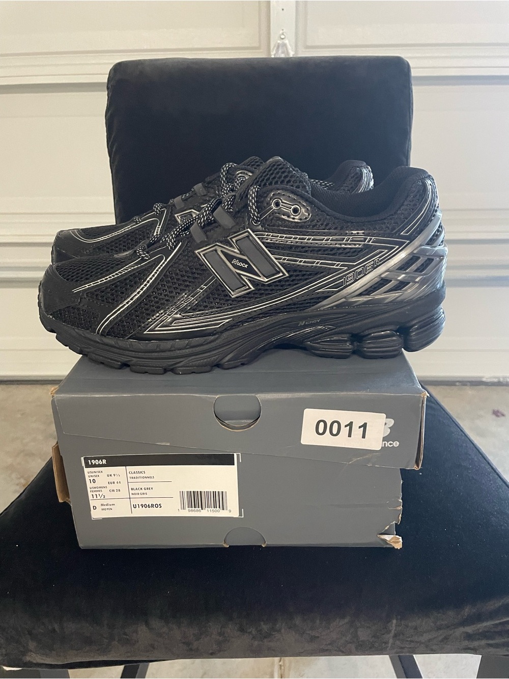 New Balance 1906R Black and Silver Athletic running Sneakers men’s size 10